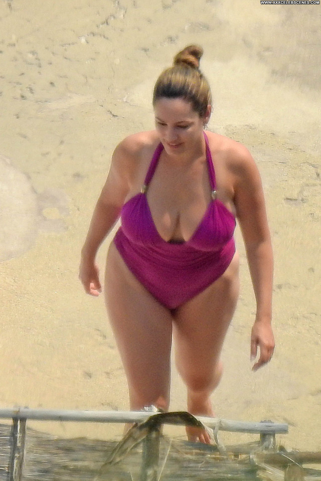 Kelly Brook Swimsuit Sexy Celebrity Actress Beautiful Posing Hot Babe