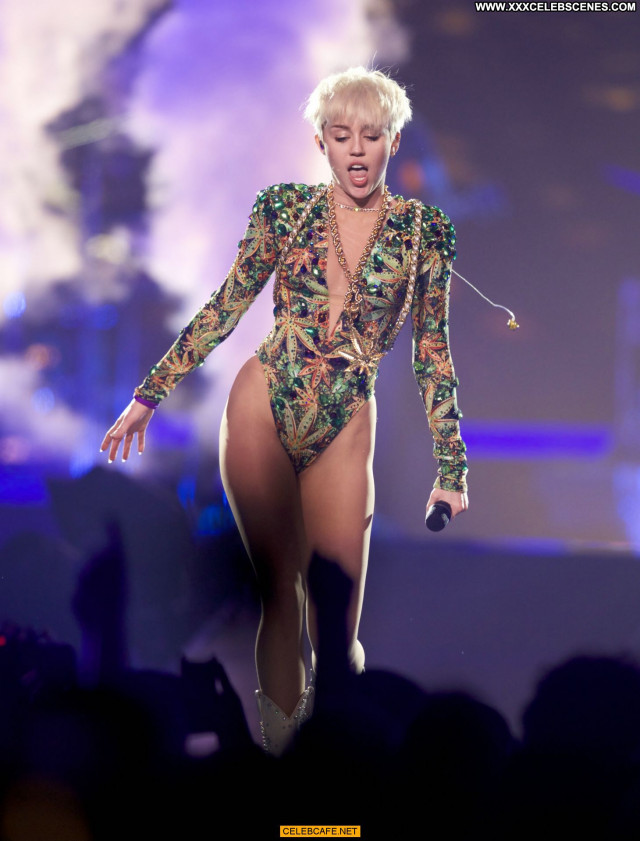 Miley Cyrus No Source Sex Beautiful Posing Hot Celebrity Babe Sexy