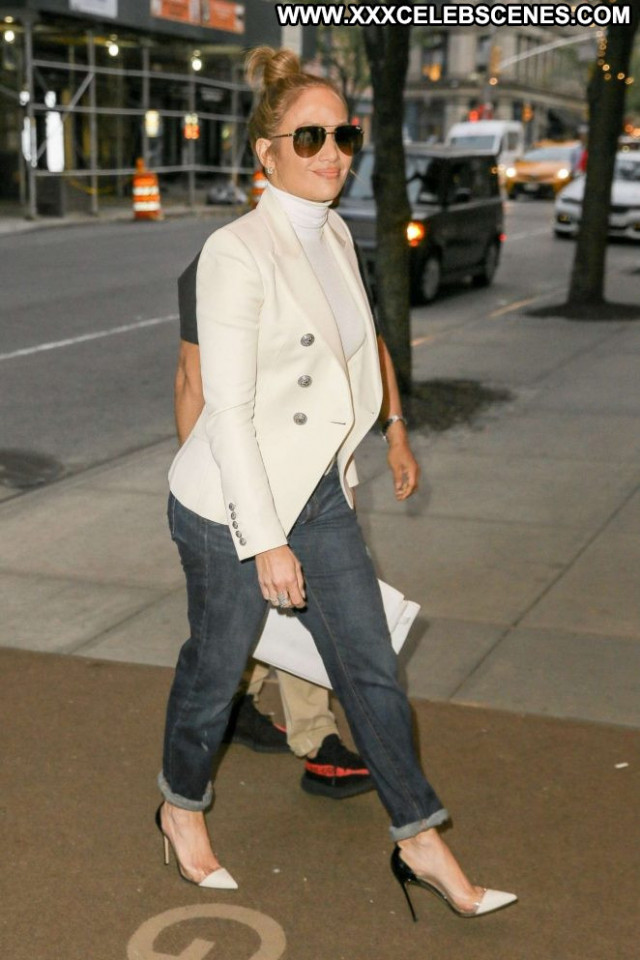 Jennifer Lopez New York Beautiful New York Babe Jeans Paparazzi