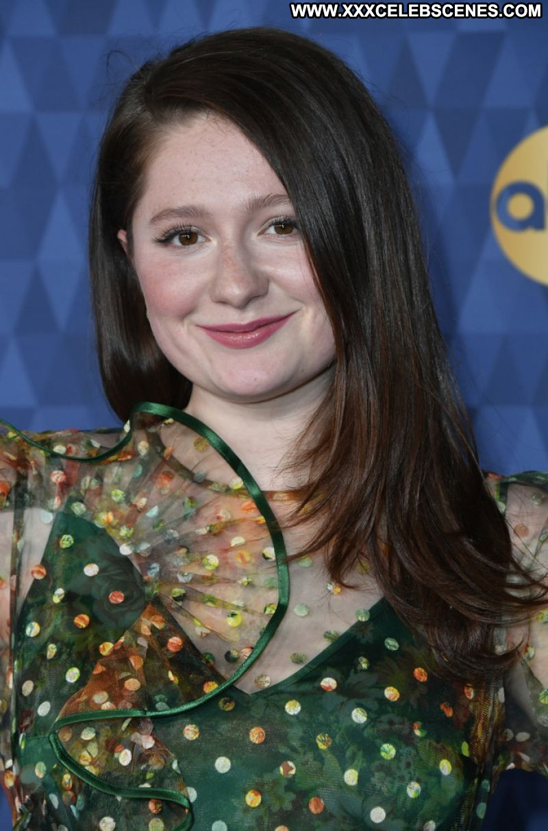 Emma Kenney No Source Celebrity Beautiful Sexy Babe Posing Hot