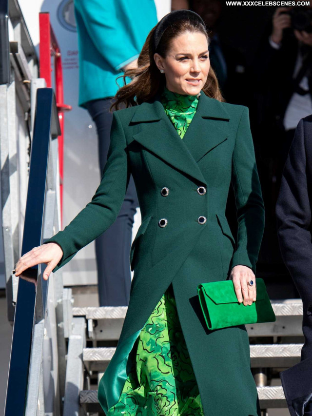 Kate Middleton No Source  Paparazzi Beautiful Posing Hot Babe